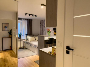 URBAN APARTMENTS Dluga 40 No 11, FREE PUBLIC PARKING, Self CHECK-IN